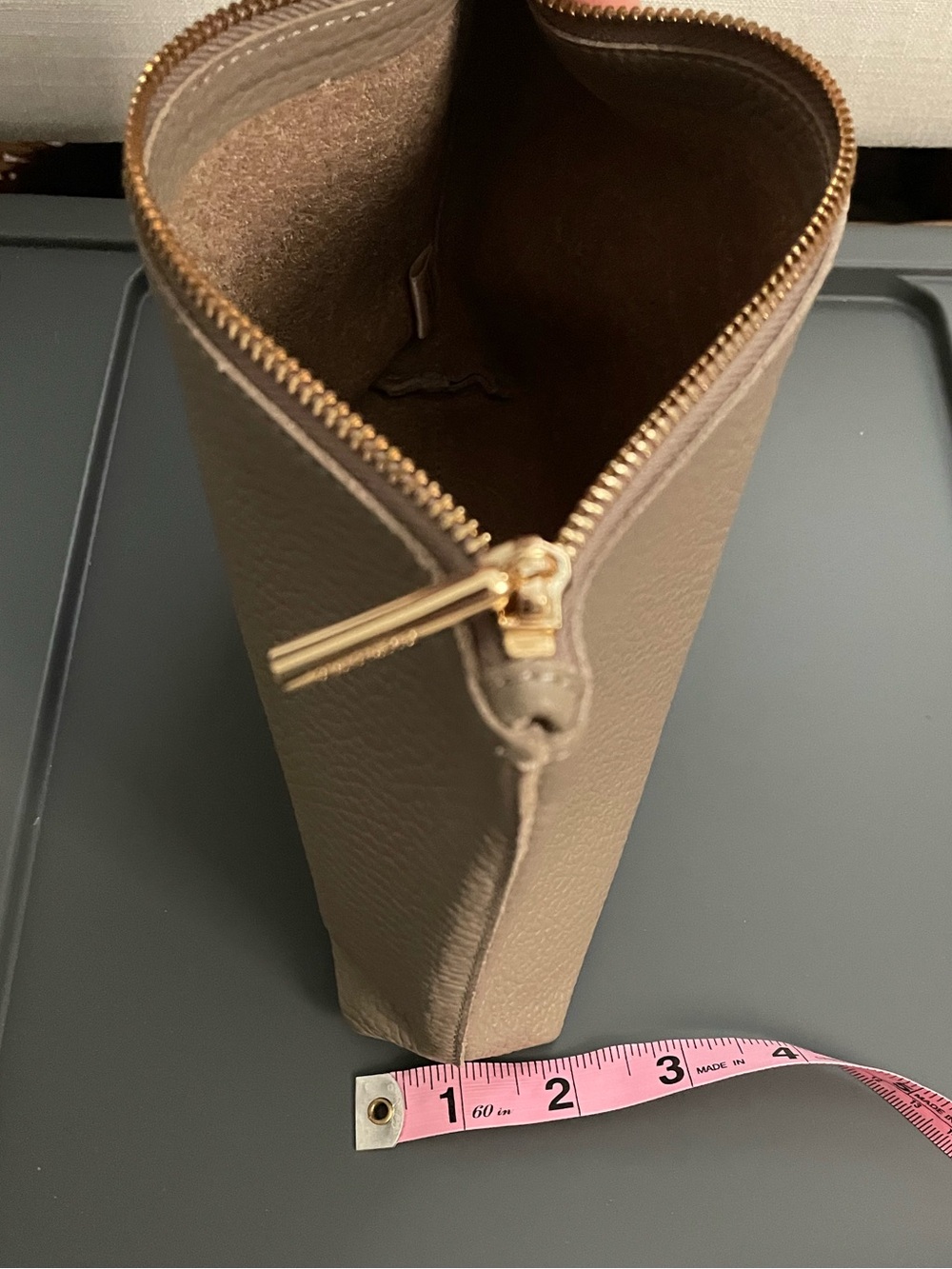 Cuyana Classic Zipper Pouch, Pebbled Leather (NWOT) - Picture 8 of 8